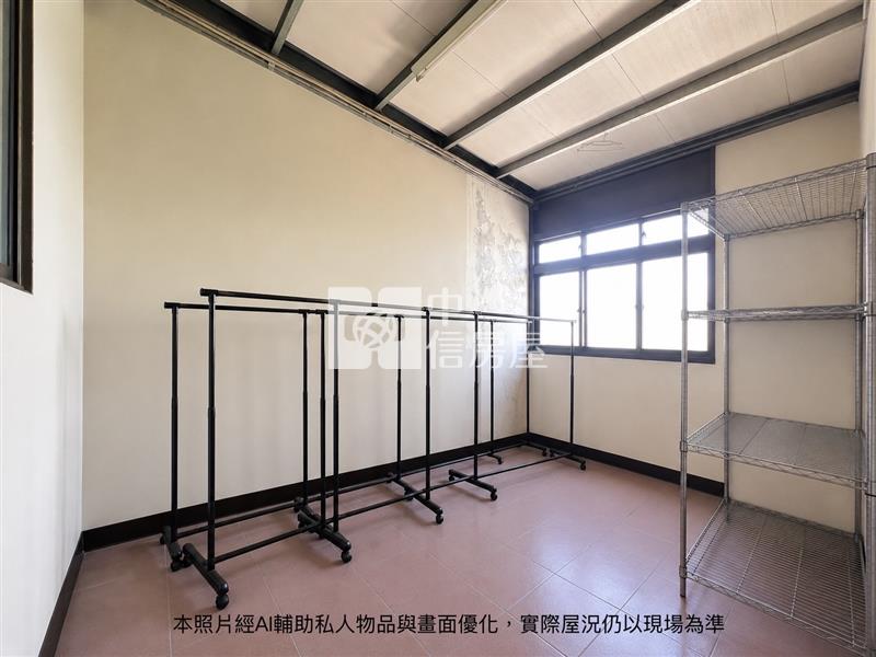 SOGO、A21旁新生路透天房屋室內格局與周邊環境