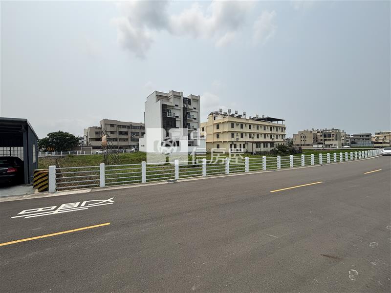清水重劃區大面寬住四建地房屋室內格局與周邊環境