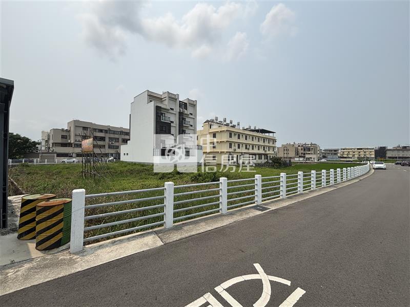清水重劃區大面寬住四建地房屋室內格局與周邊環境