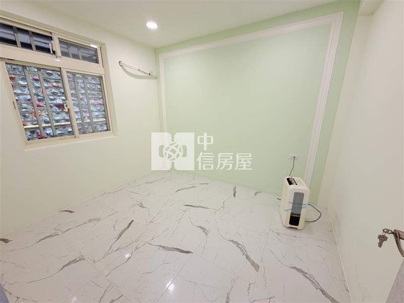 東明路名人巷裝潢美4房有平台房屋室內格局與周邊環境