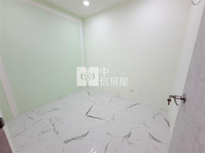 東明路名人巷裝潢美4房有平台房屋室內格局與周邊環境