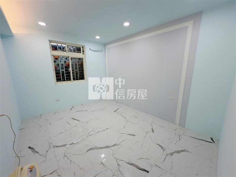 東明路名人巷裝潢美4房有平台房屋室內格局與周邊環境