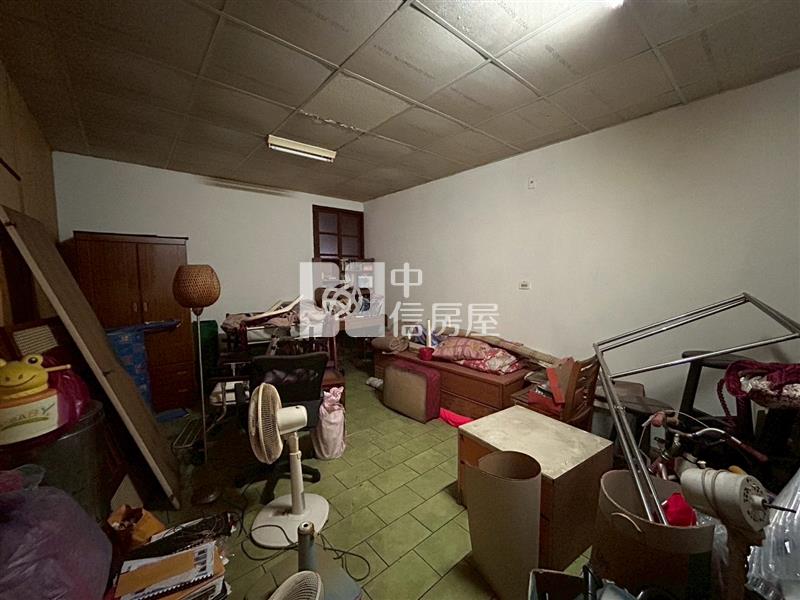 中山東路體育園區黃金透店房屋室內格局與周邊環境