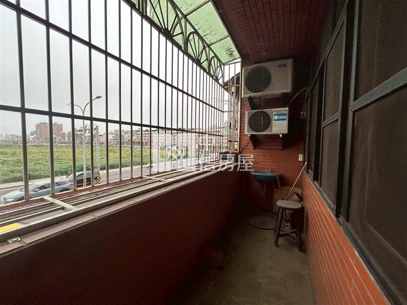 中山東路體育園區黃金透店房屋室內格局與周邊環境