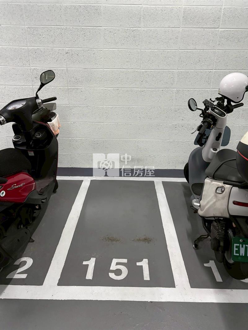 興大康橋朝南帝王戶兩房平車房屋室內格局與周邊環境