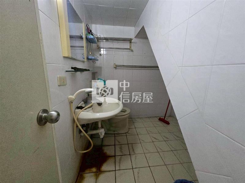 奇美醫院旁黃金透住大透天房屋室內格局與周邊環境