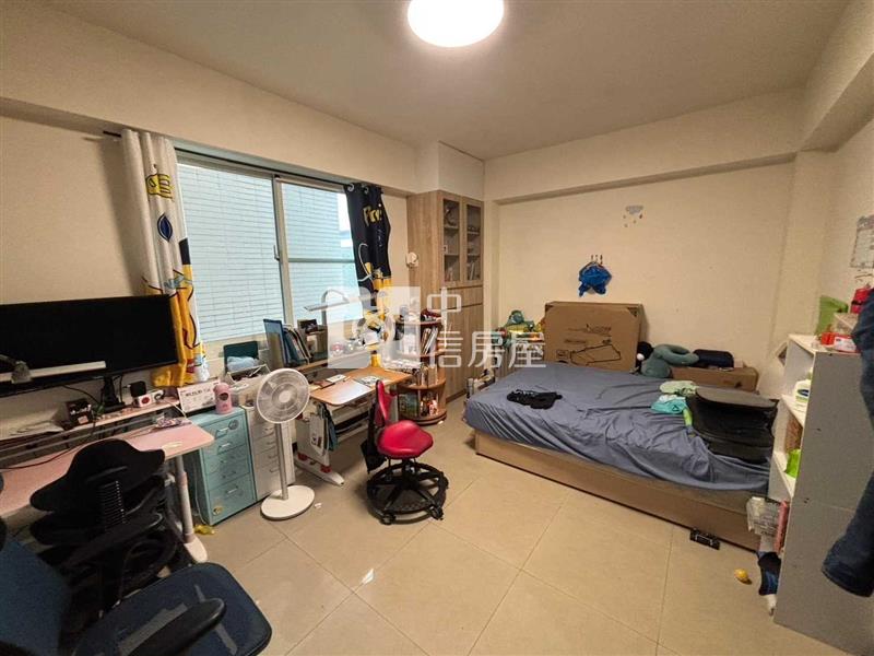 楊梅交流道電梯邊間透店房屋室內格局與周邊環境