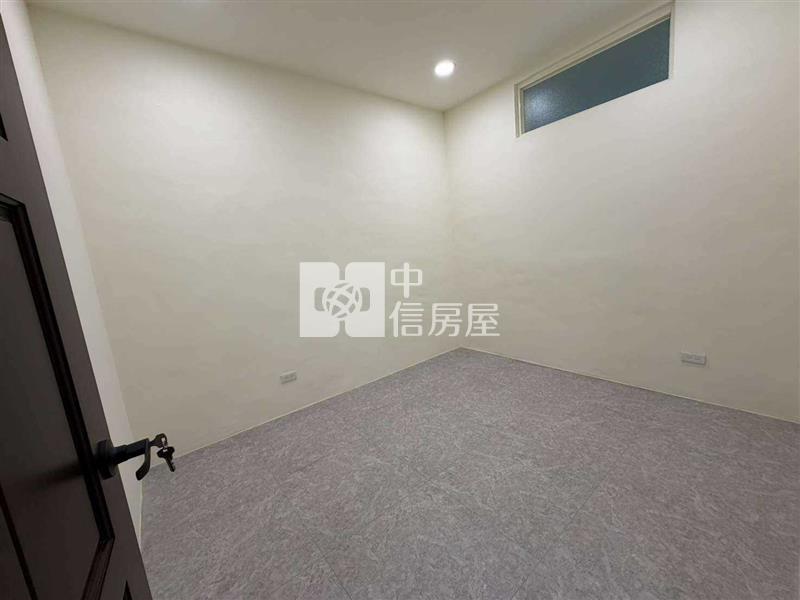 近龍潭科學園區全新整理前院車庫空中花園美宅房屋室內格局與周邊環境