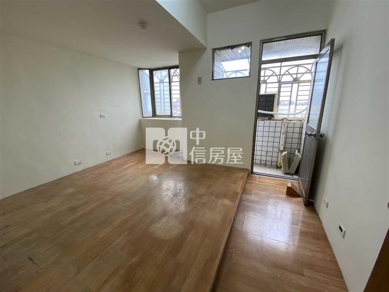龍興國中電梯景觀三房房屋室內格局與周邊環境