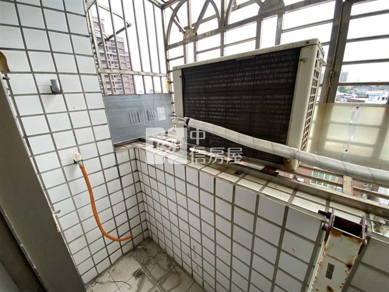 龍興國中電梯景觀三房房屋室內格局與周邊環境