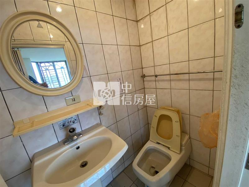 龍興國中電梯景觀三房房屋室內格局與周邊環境