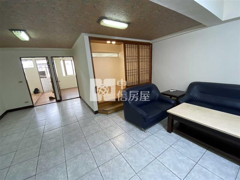 龍興國中電梯景觀三房房屋室內格局與周邊環境
