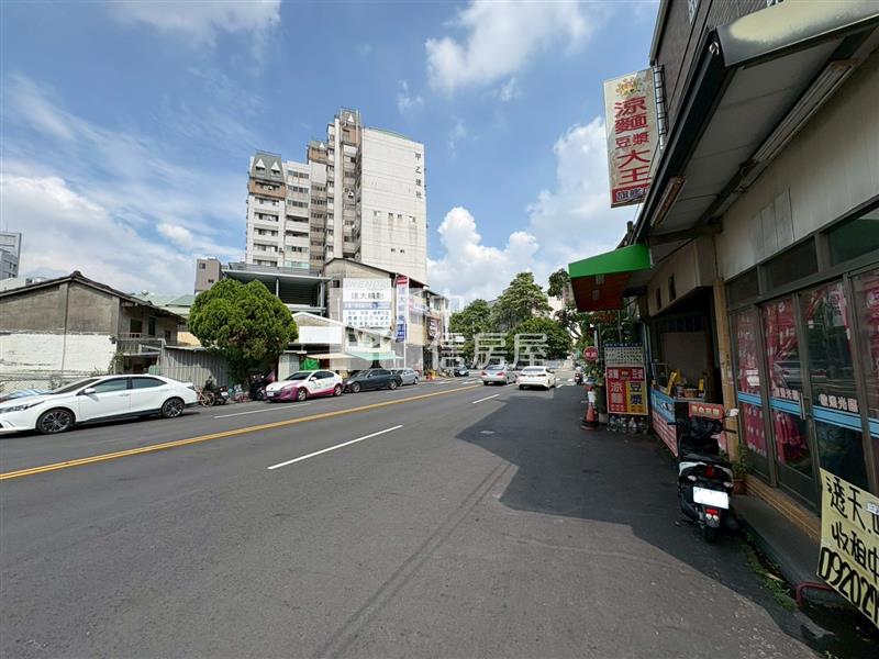 住二大面寬美建地房屋室內格局與周邊環境