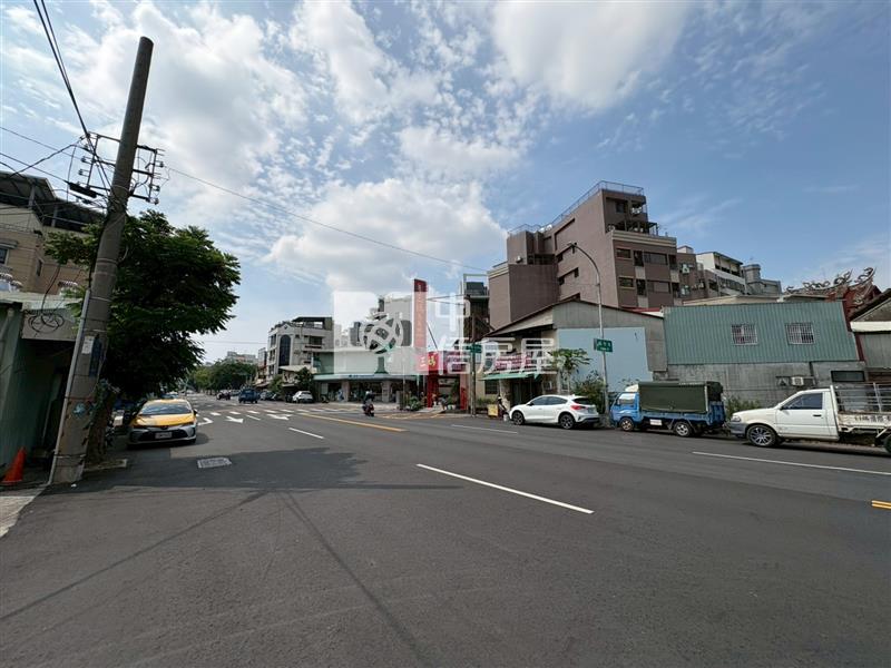 住二大面寬美建地房屋室內格局與周邊環境