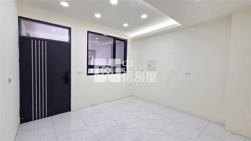 仁德近86保安路整新車庫透天房屋室內格局與周邊環境