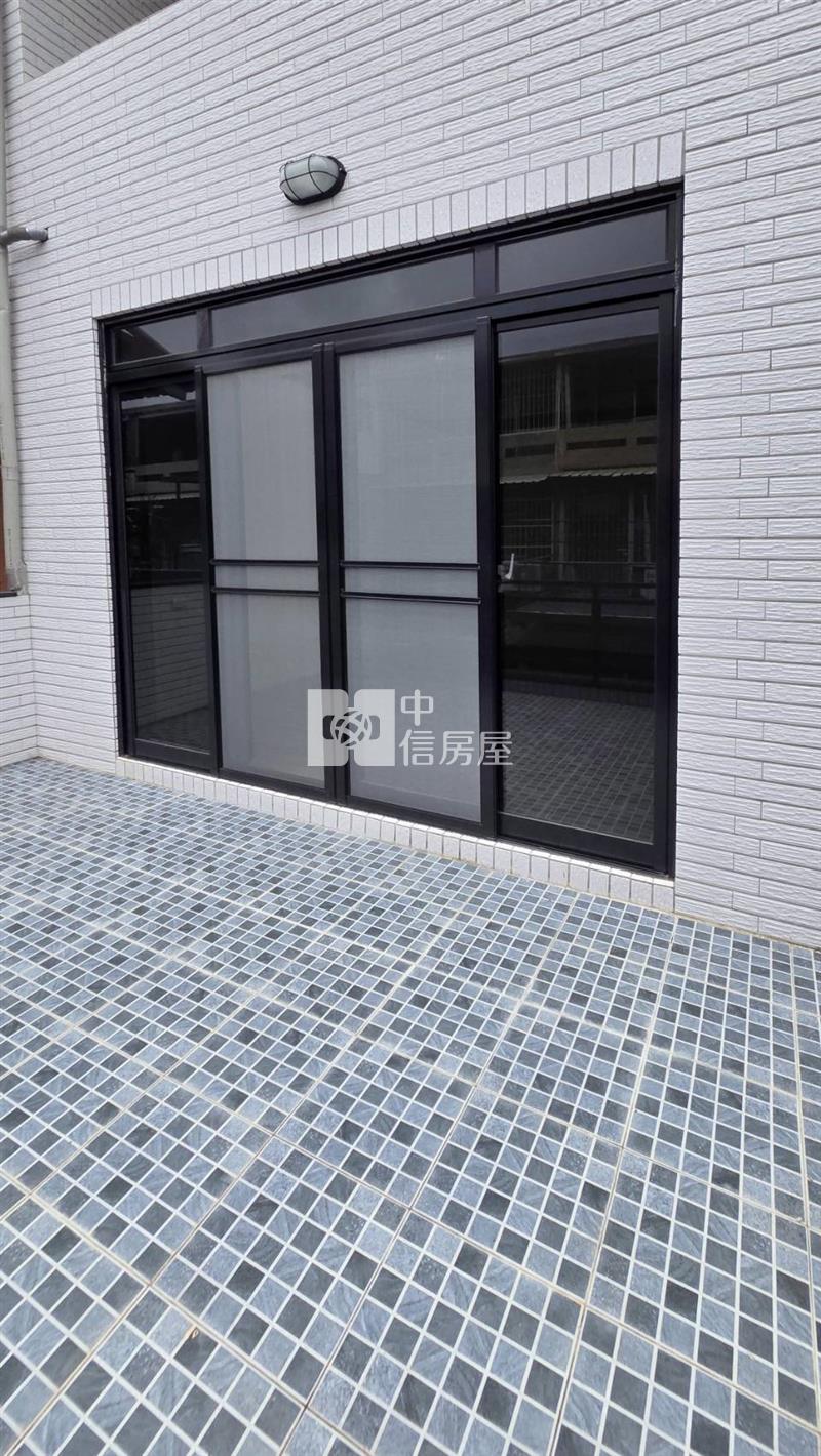 仁德近86保安路整新車庫透天房屋室內格局與周邊環境