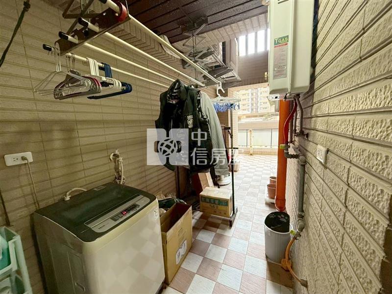 【安家】幸福公園露台二房雙衛浴+車位房屋室內格局與周邊環境