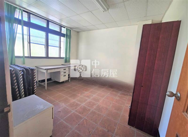 台中車站旁大面寬透天房屋室內格局與周邊環境