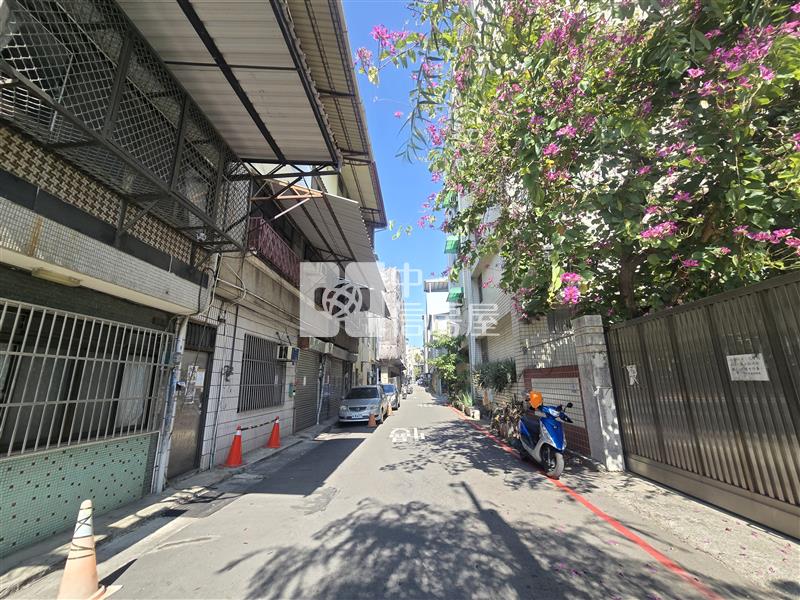 台中車站旁大面寬透天房屋室內格局與周邊環境
