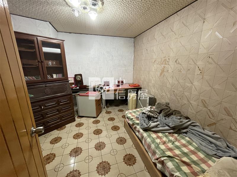 正廟口商圈3樓裝潢為AI模擬示意圖房屋室內格局與周邊環境