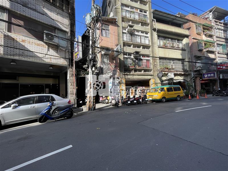 正廟口商圈3樓裝潢為AI模擬示意圖房屋室內格局與周邊環境