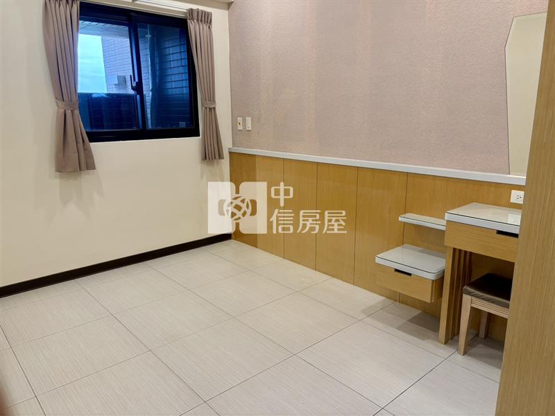 新悅城兩房平車美宅房屋室內格局與周邊環境