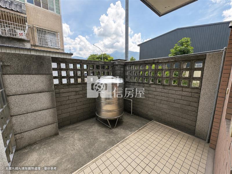 北梅角間震後屋房屋室內格局與周邊環境