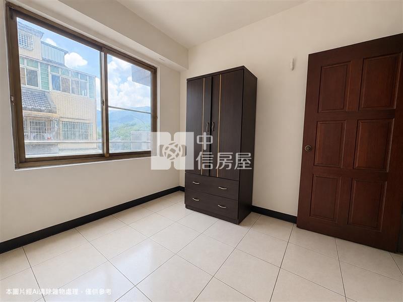 北梅角間震後屋房屋室內格局與周邊環境