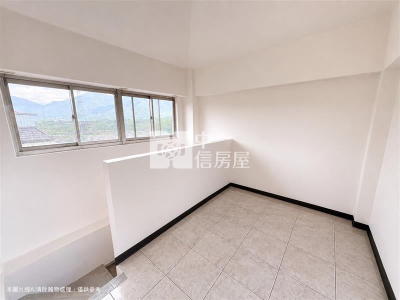 北梅角間震後屋房屋室內格局與周邊環境
