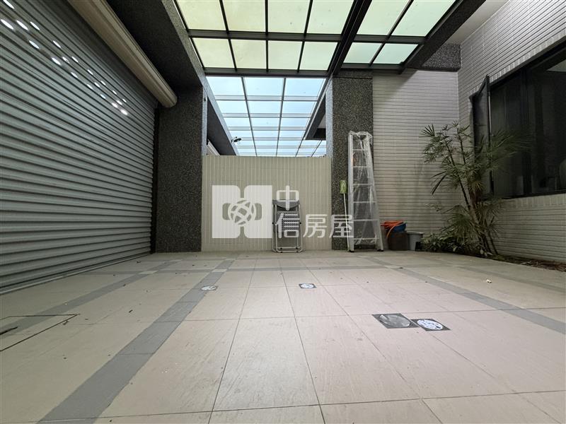 屏東房屋-縣府萬吉．輕齡雙車別墅房屋室內格局與周邊環境