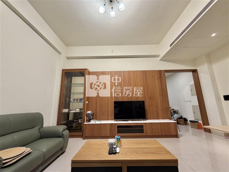 屏東房屋-縣府萬吉．輕齡雙車別墅房屋室內格局與周邊環境