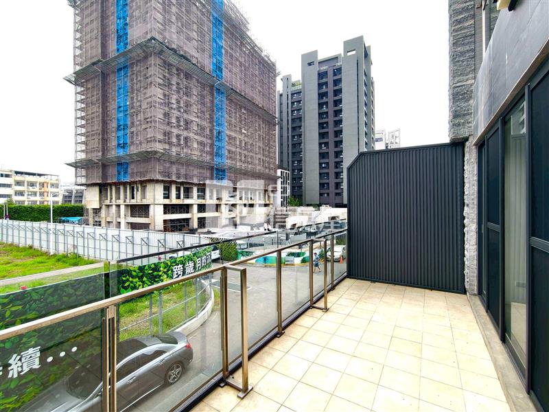 臨路角間大坪數電梯豪宅別墅房屋室內格局與周邊環境