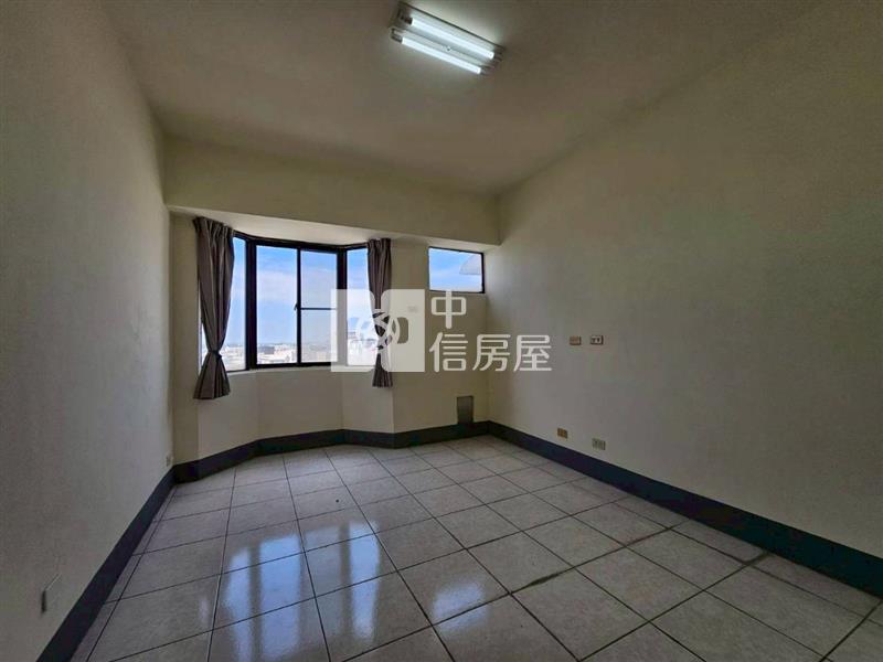 巨星四房大廈房屋室內格局與周邊環境