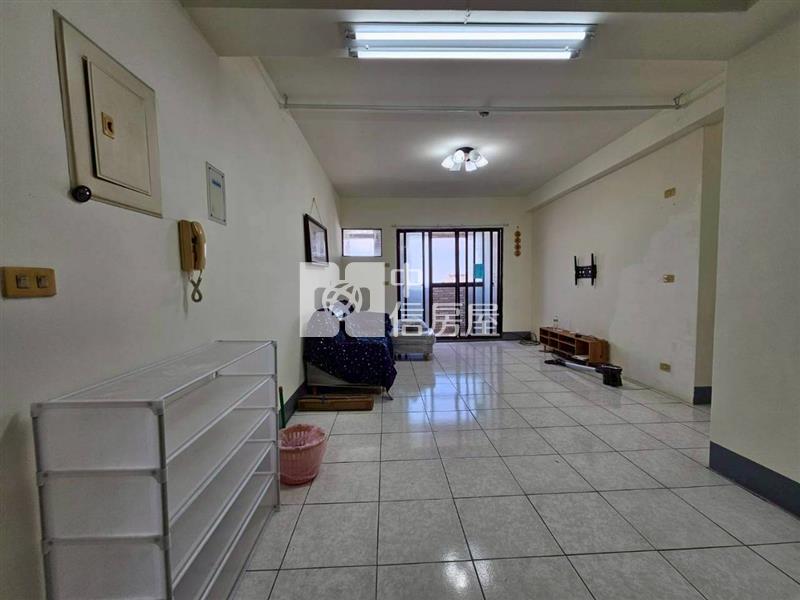 巨星四房大廈房屋室內格局與周邊環境
