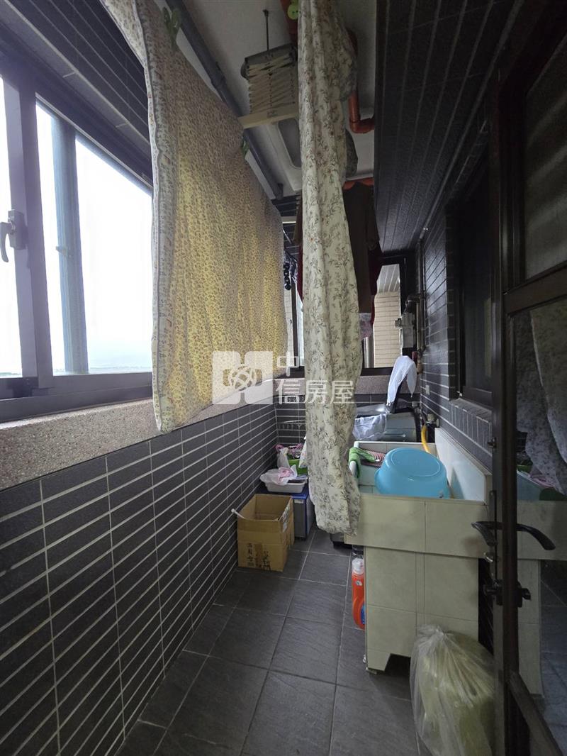 天耀絕美裝潢三房+雙車位房屋室內格局與周邊環境