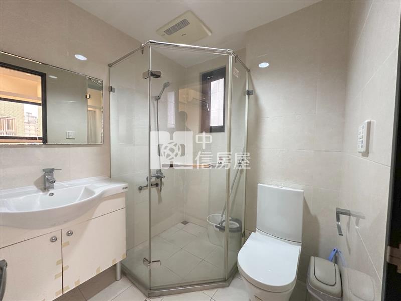 基隆長庚御花園邊間高樓三房美裝房屋室內格局與周邊環境