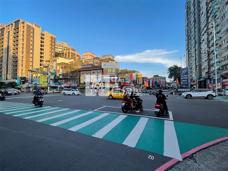 國際路鬧中取靜稀有透天房屋室內格局與周邊環境