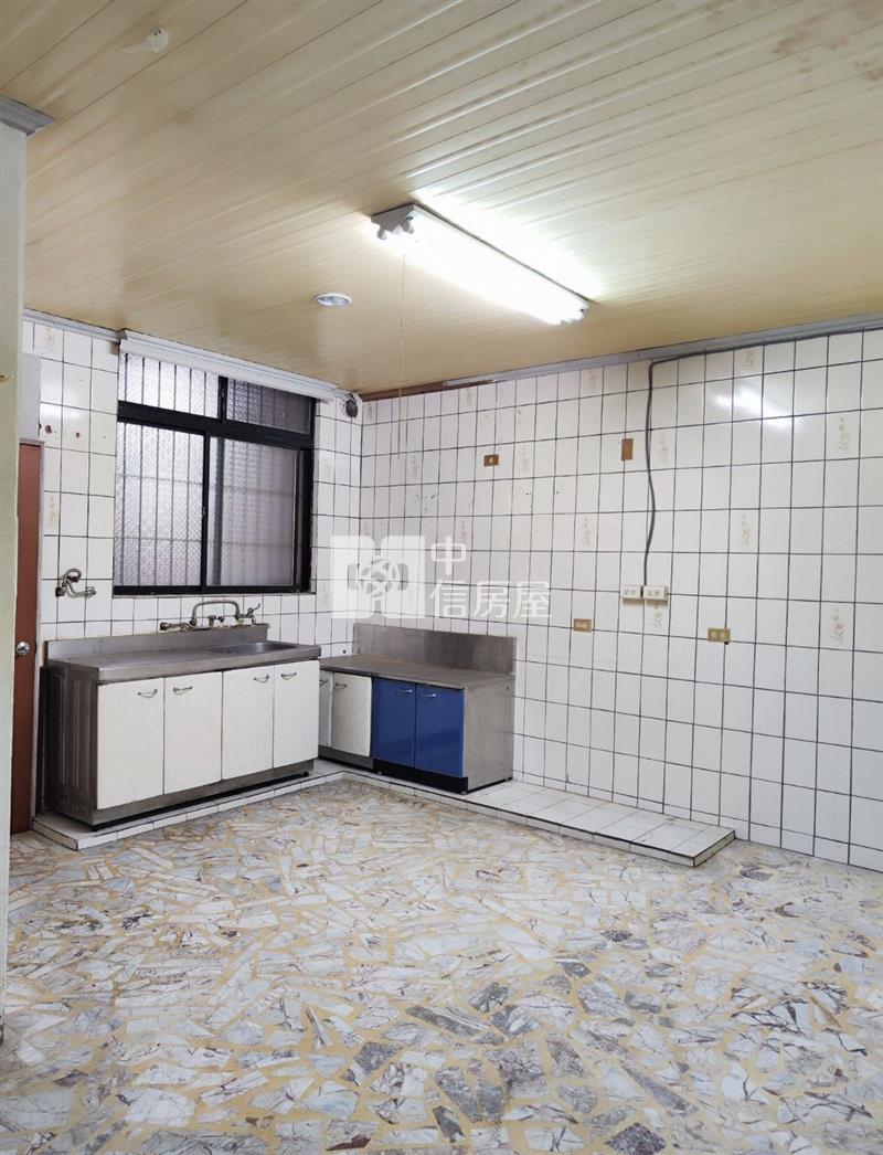中平國小大透天房屋室內格局與周邊環境