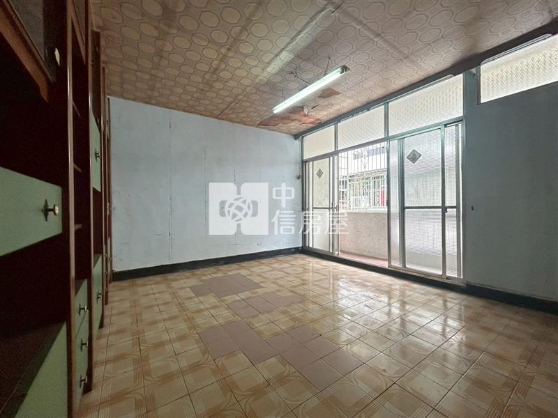 斗六榴中路田字型透天房屋室內格局與周邊環境
