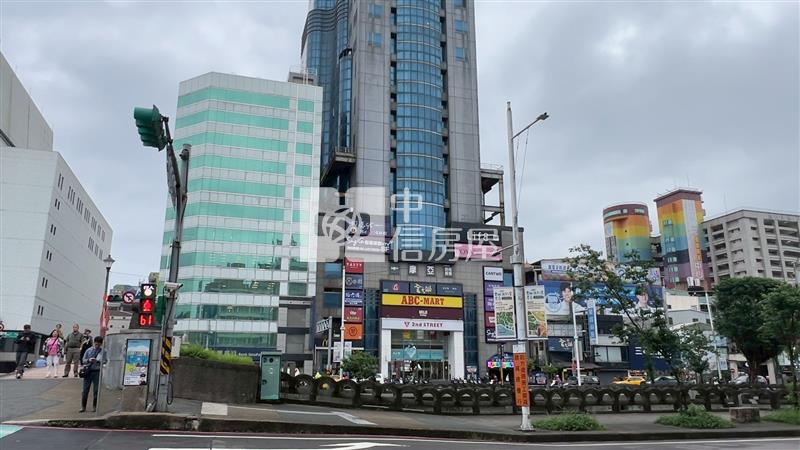 J39.皇冠商業大樓29F(碧海樓)【捷運新北園區站加盟店】房屋室內格局與周邊環境