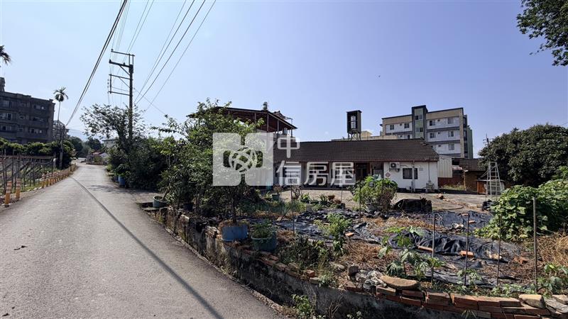 鄉村美甲地房屋室內格局與周邊環境