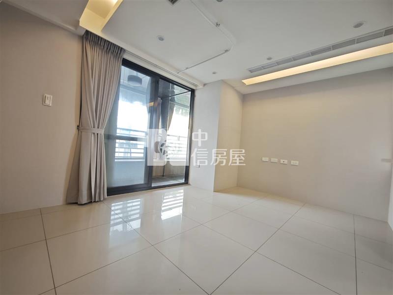富宇豐景精裝店面+車位房屋室內格局與周邊環境