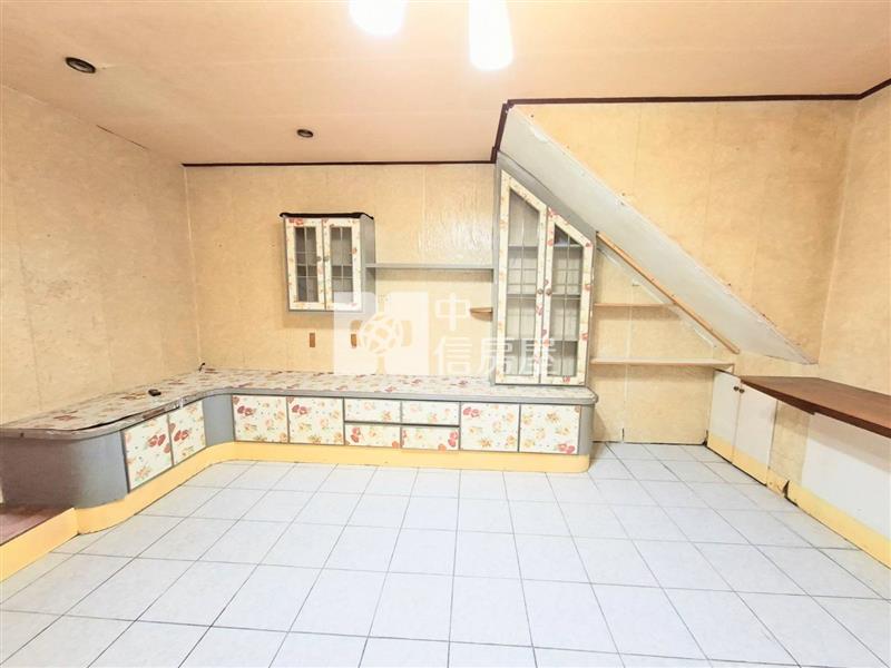 B1-93台東市中心古樸風店住房屋室內格局與周邊環境