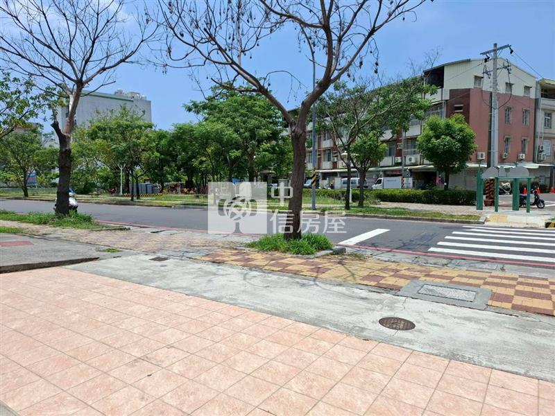 東區仁和路土地50坪店面房屋室內格局與周邊環境