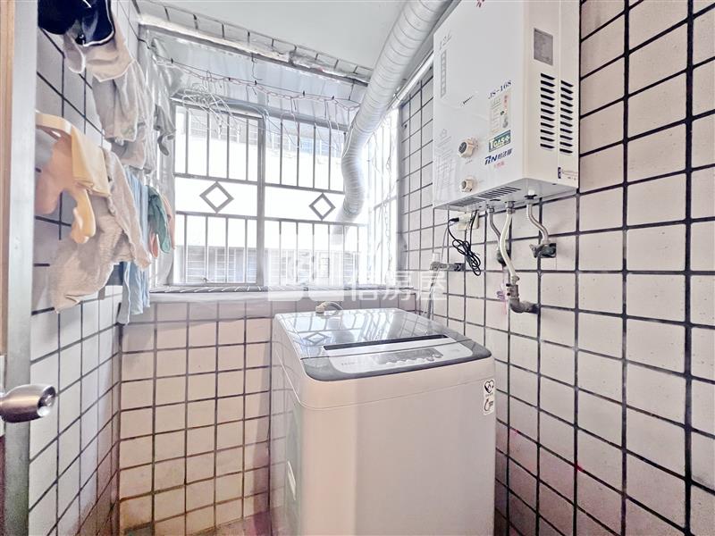 水安宮捷運站旁美三房房屋室內格局與周邊環境