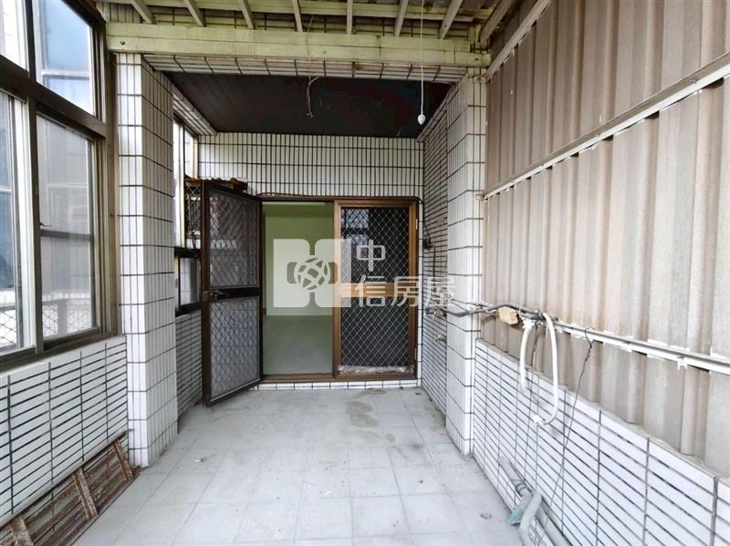 永康活巷朝南孝親RC車墅房屋室內格局與周邊環境