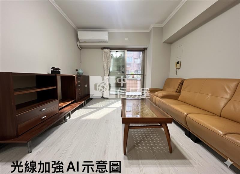 橘郡中前區裝潢庭院一樓房屋室內格局與周邊環境