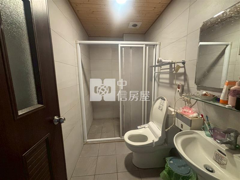 獨家近高鐵屋齡新透天房屋室內格局與周邊環境