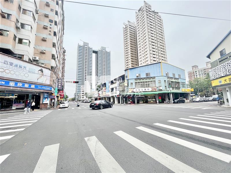 美術館大面寬金店面房屋室內格局與周邊環境