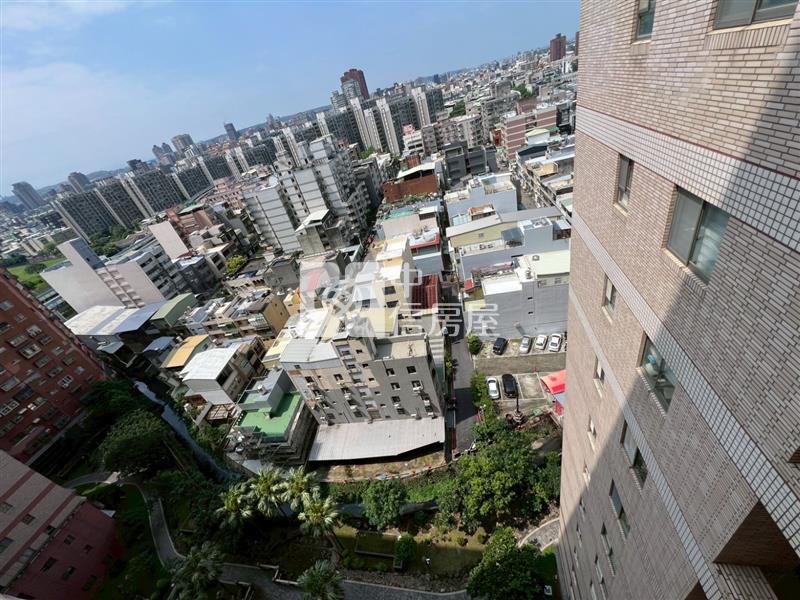 荷蘭村三房車房屋室內格局與周邊環境